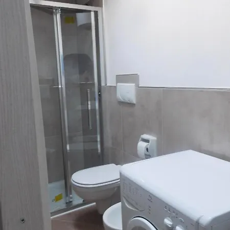 Homestay Akihouse - And On Garda Lake Lonato
