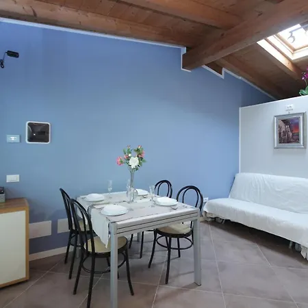 Homestay Akihouse - And On Garda Lake Lonato