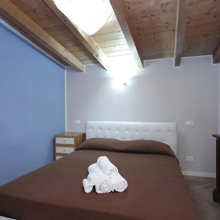 Akihouse - And On Garda Lake Homestay *