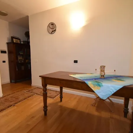 Homestay Akihouse - And On Garda Lake Lonato