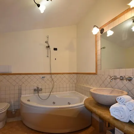 Akihouse - And On Garda Lake Homestay