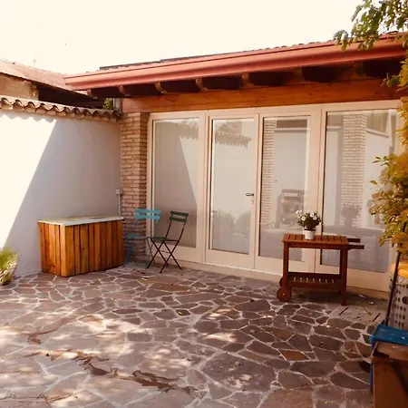 Homestay Akihouse - And On Garda Lake Lonato