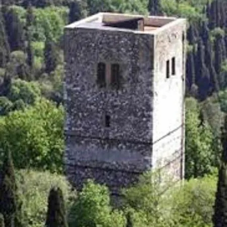 Homestay Akihouse - And On Garda Lake *
