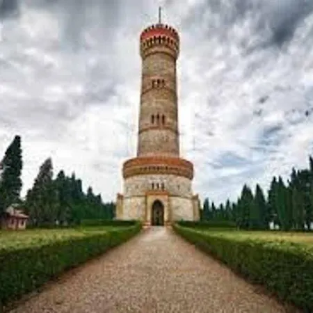 Homestay Akihouse - And On Garda Lake *