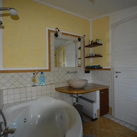 Homestay Akihouse - And On Garda Lake Lonato