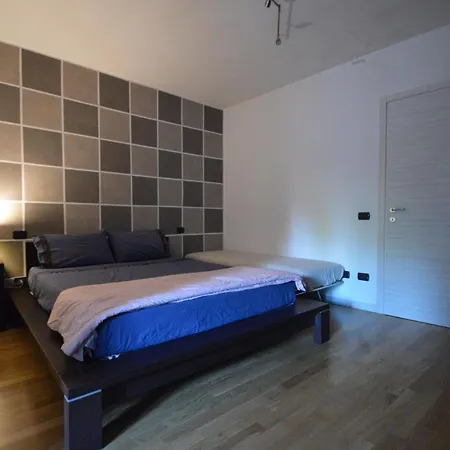 Homestay Akihouse - And On Garda Lake Lonato