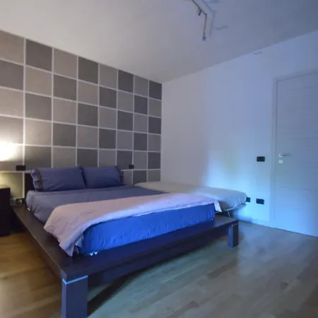 Homestay Akihouse - And On Garda Lake Lonato